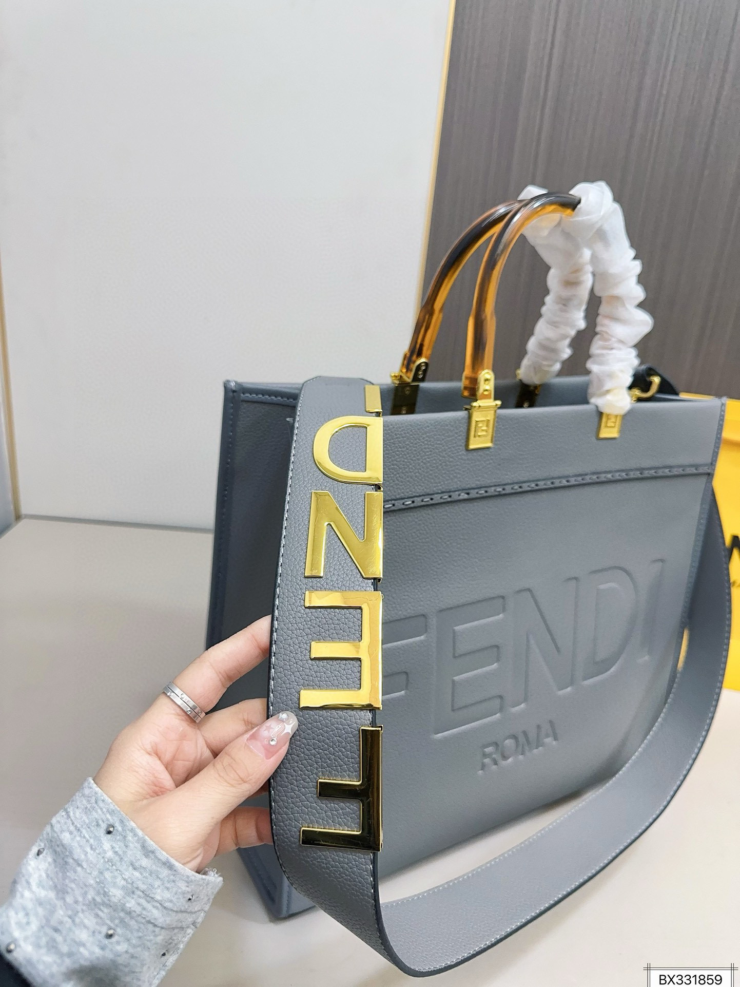 2905 $73 Fendi FENDI Tote Bag gallery