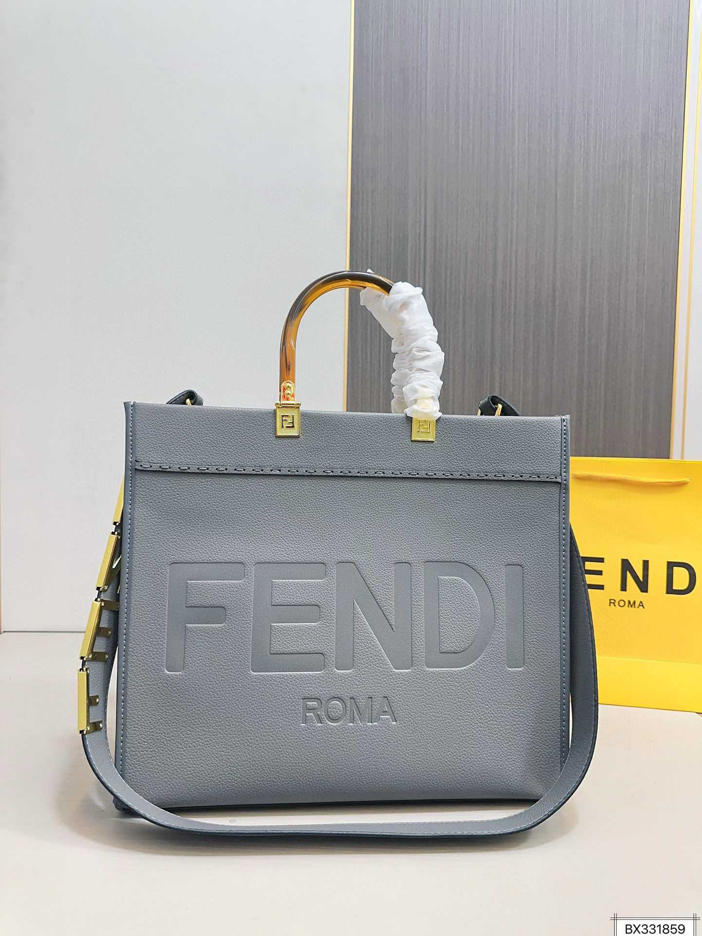 2905 $73 Fendi FENDI Tote Bag gallery
