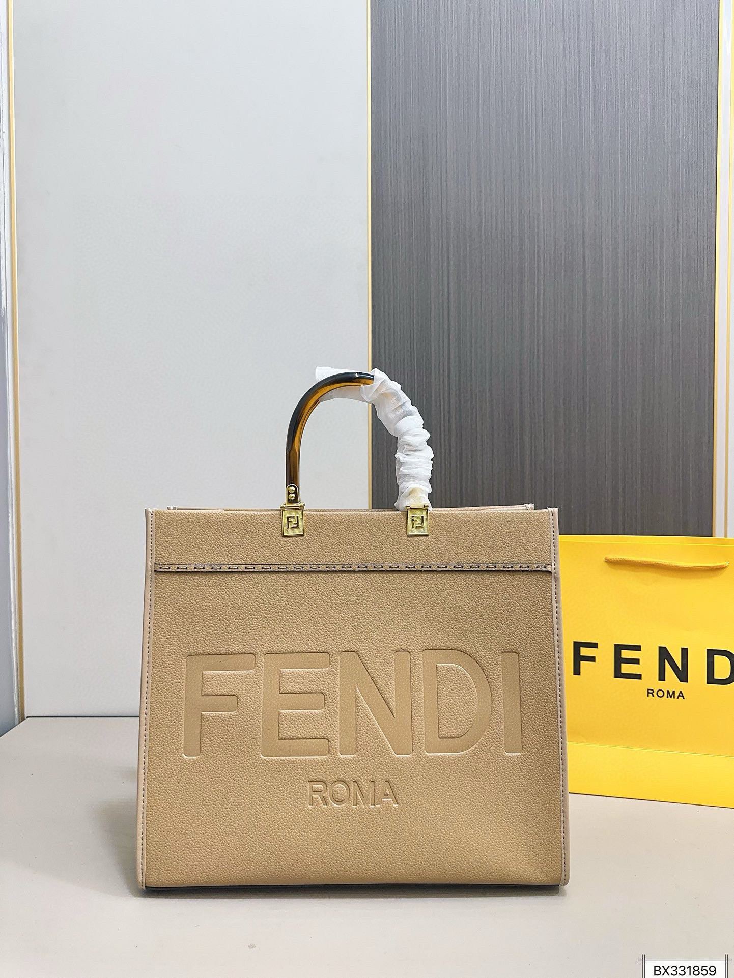 2905 $73 Fendi FENDI Tote Bag gallery