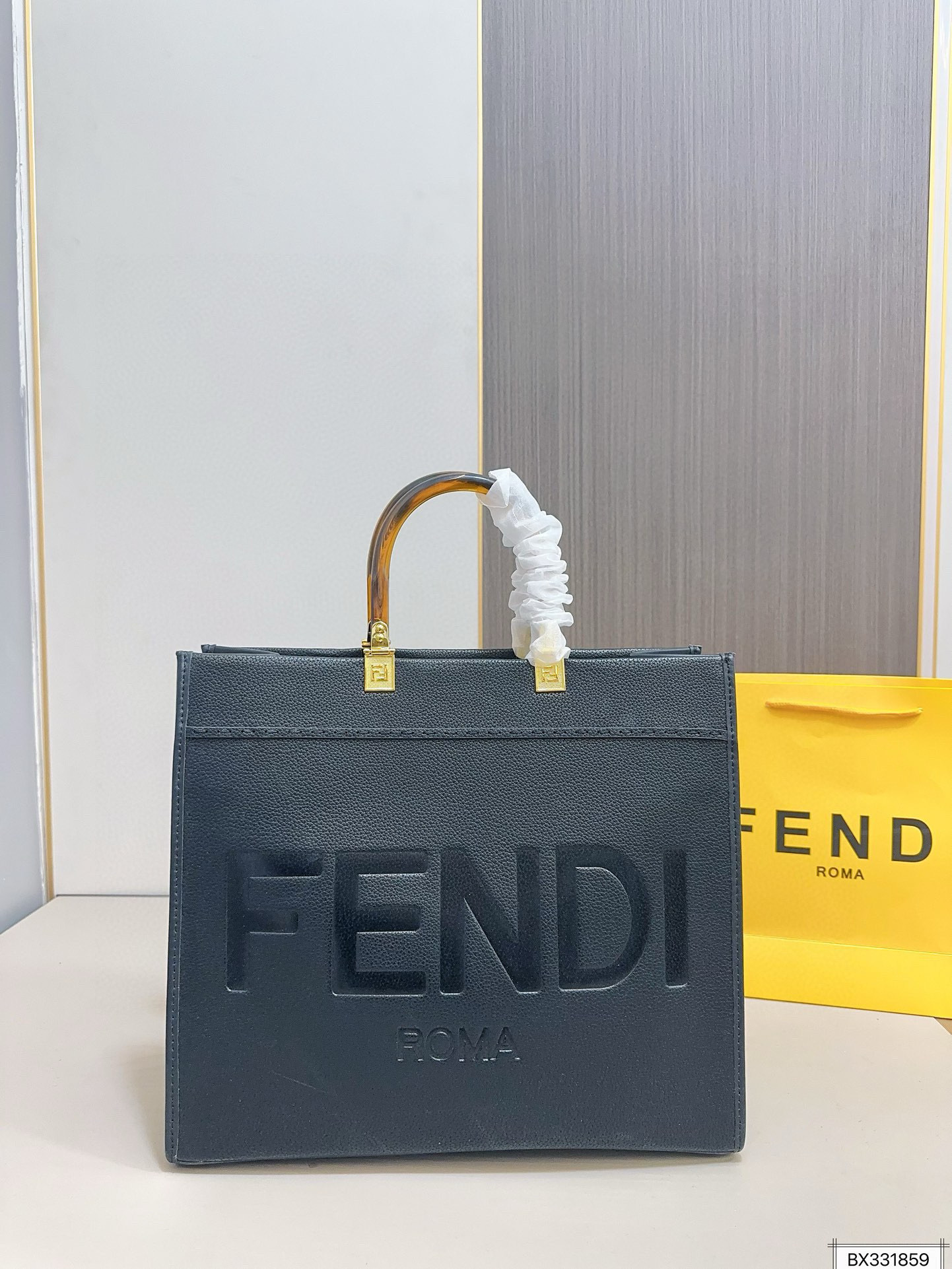 2905 $73 Fendi FENDI Tote Bag gallery