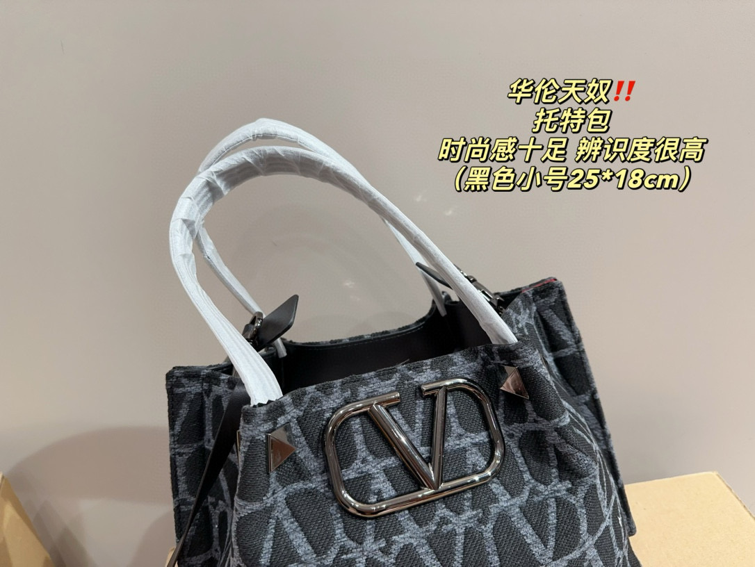 2907 $75 Valentino Tote Bag gallery