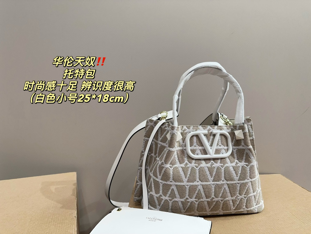 2907 $75 Valentino Tote Bag gallery