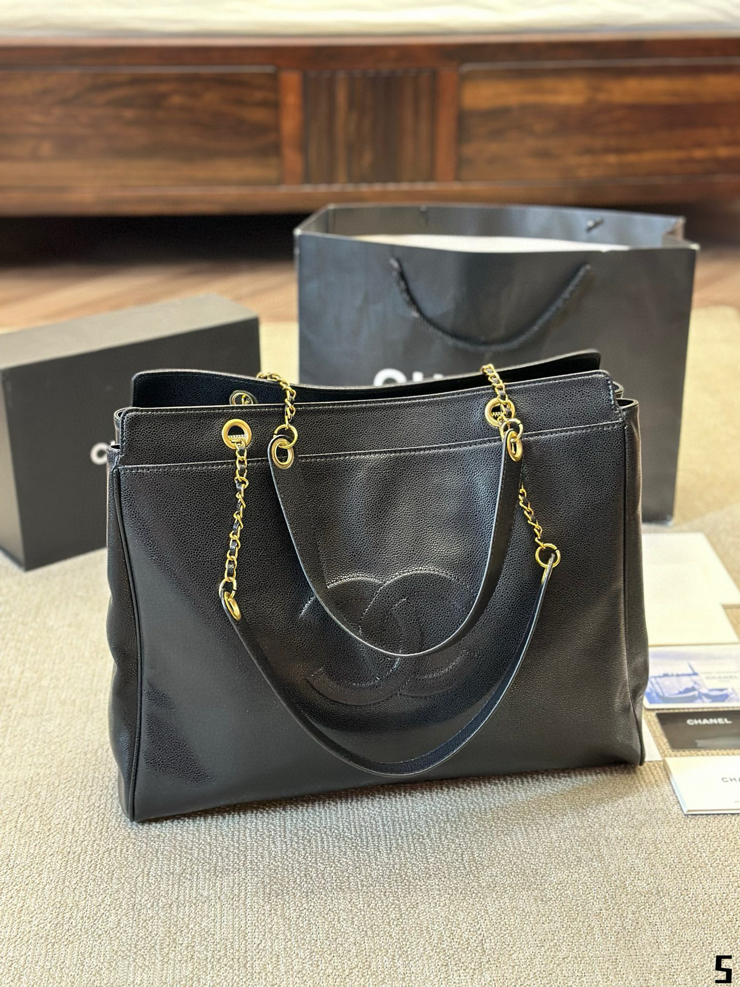 2911 $80 Chanel tote bag gallery