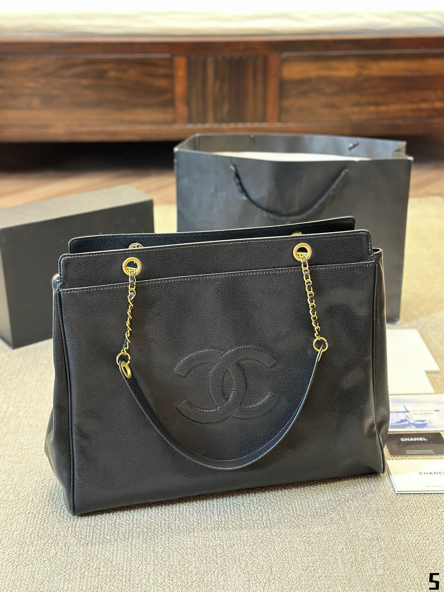 2911 $80 Chanel tote bag gallery