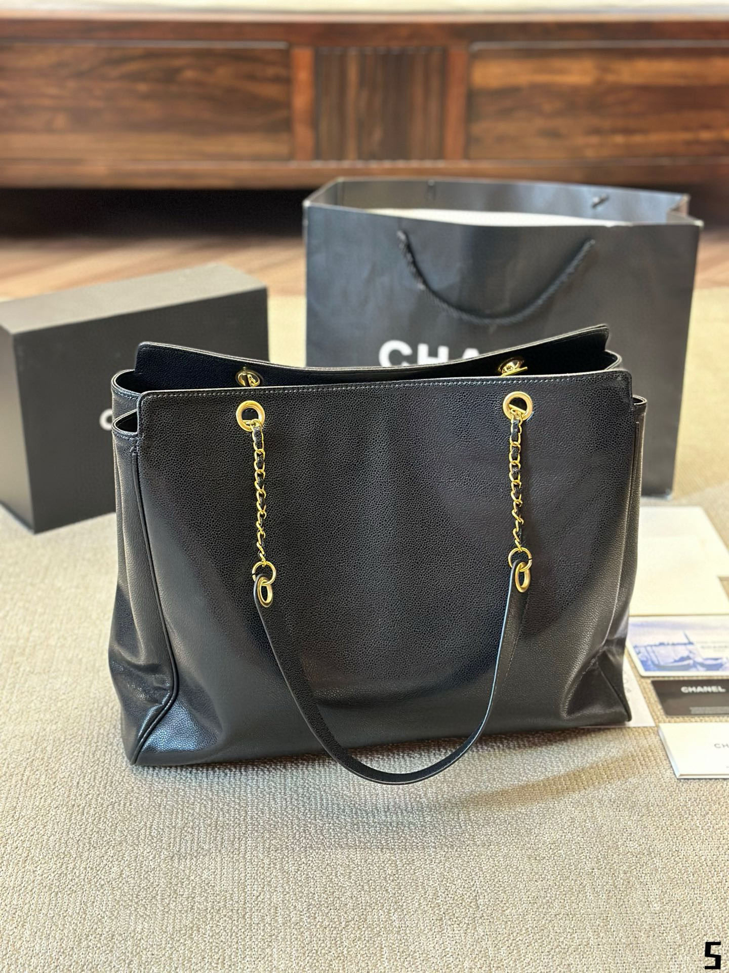 2911 $80 Chanel tote bag gallery