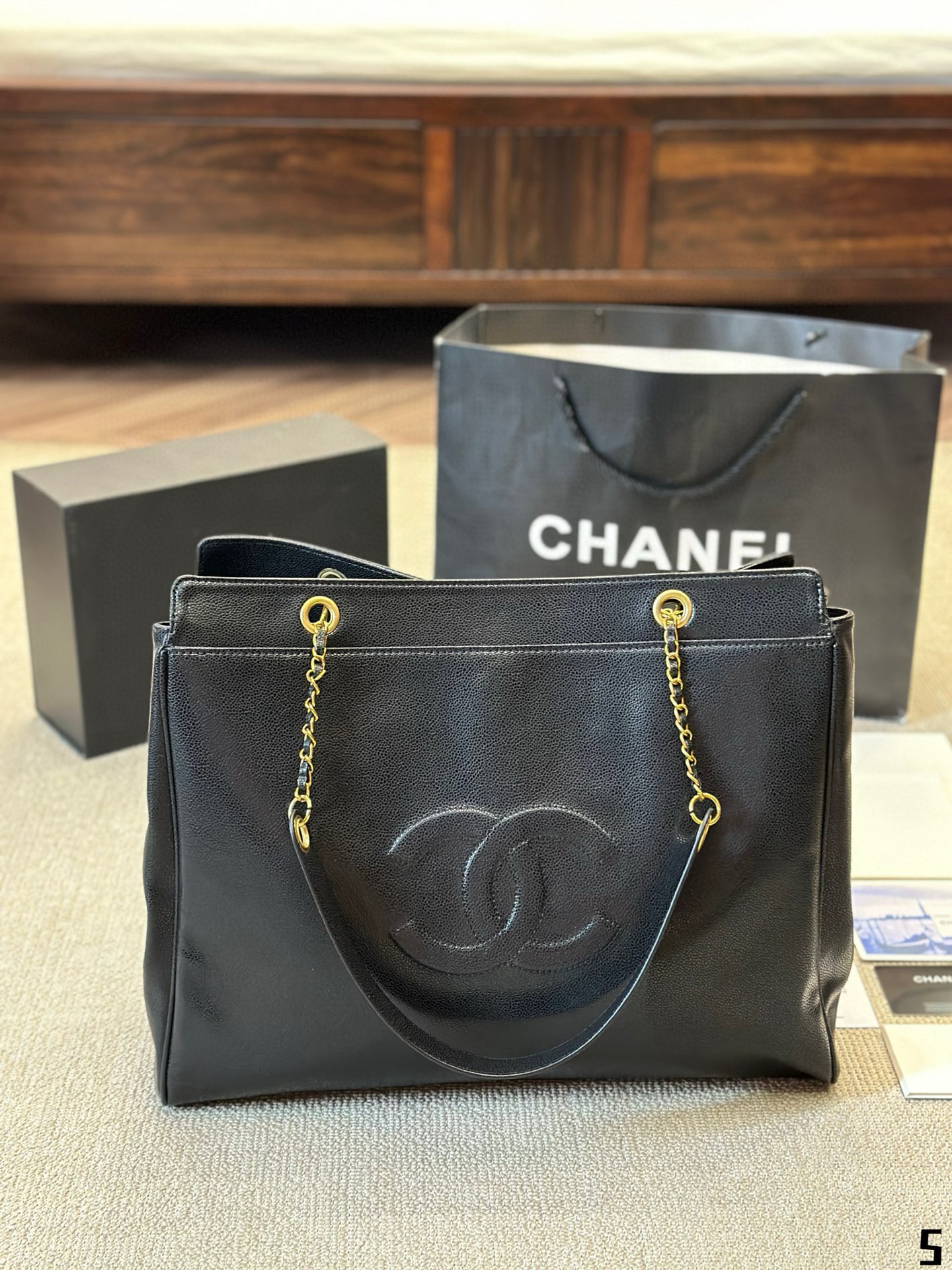 2911 $80 Chanel tote bag gallery