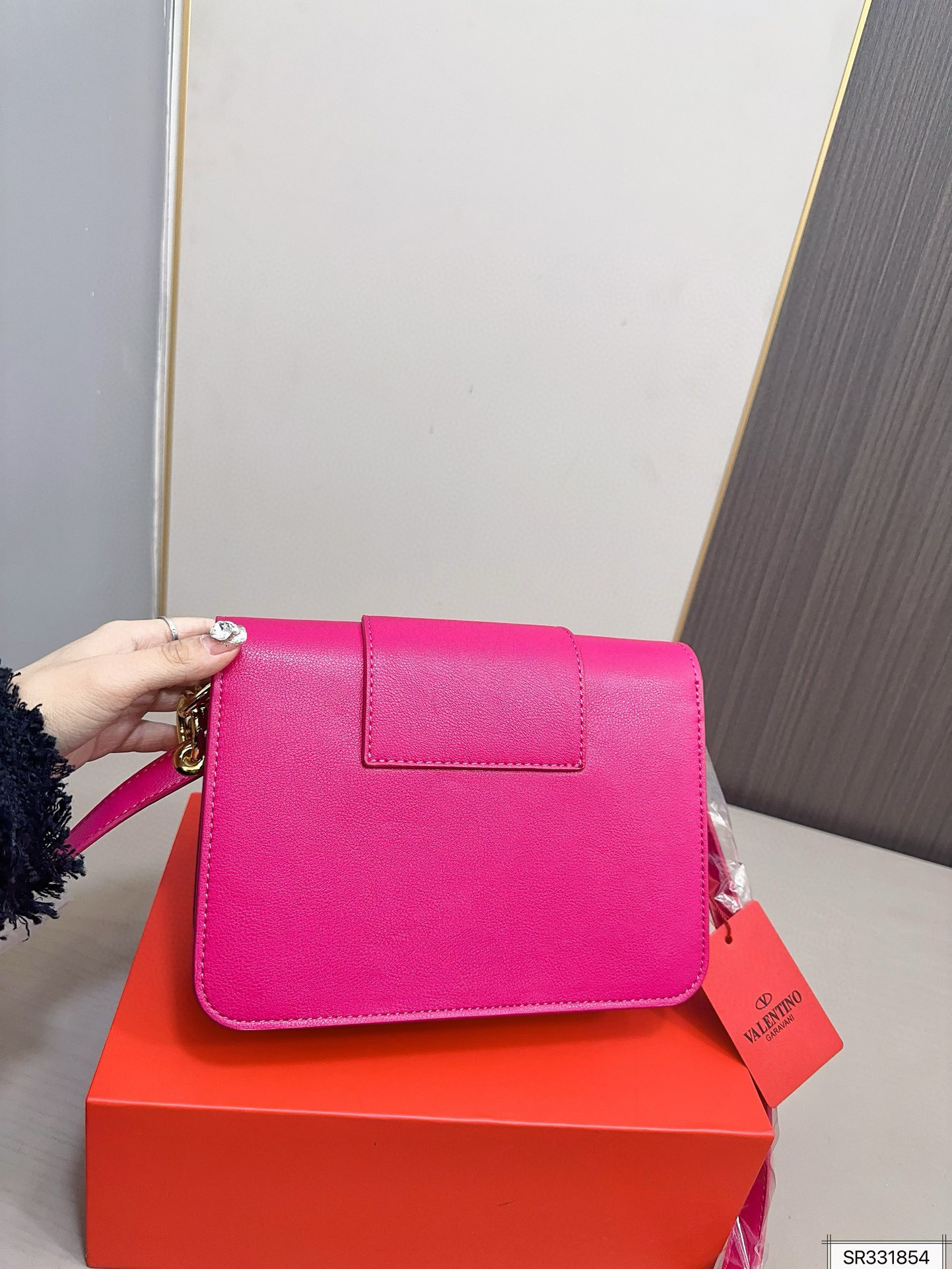 2913 $75 Ms. Valentino, Valentino gallery