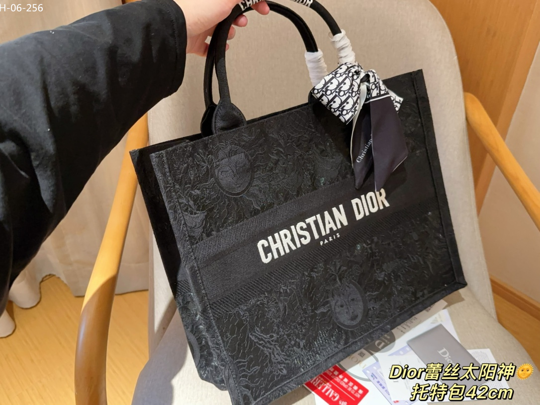 2936 Dior  $82 gallery