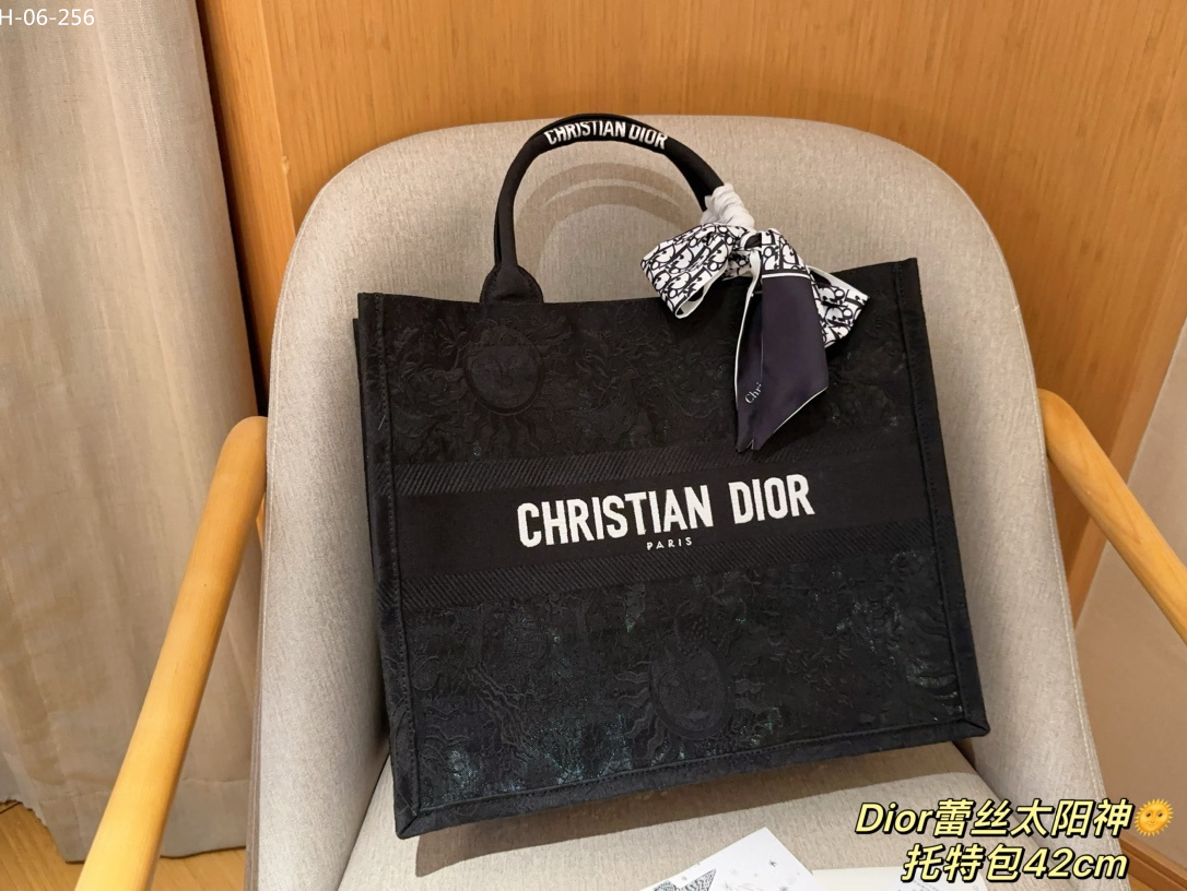 2936 Dior  $82 gallery