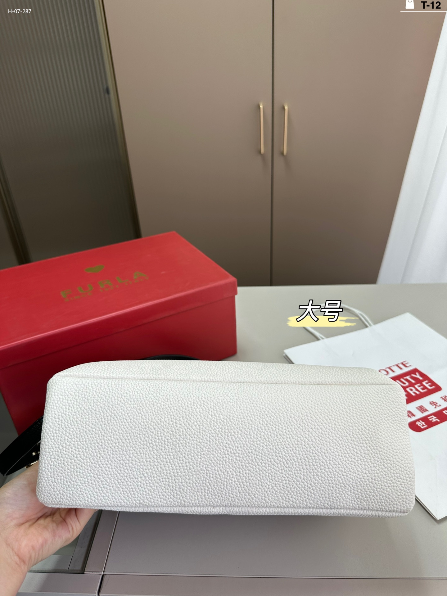 2938 FURLA  $68 gallery