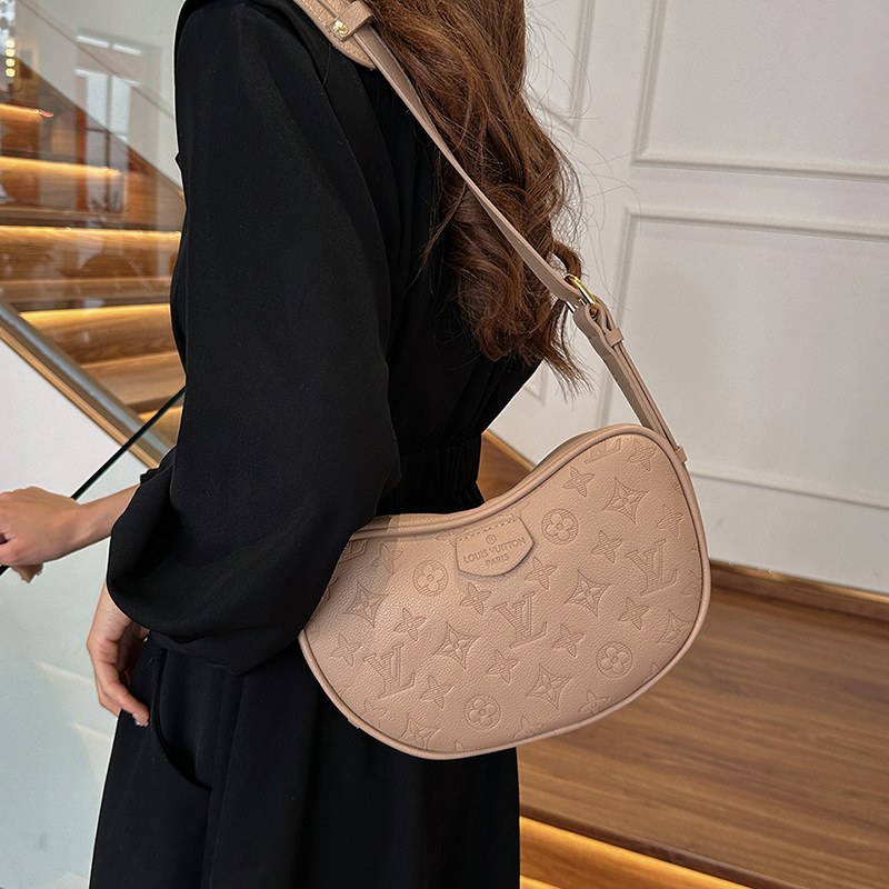 3699 LV$35 gallery