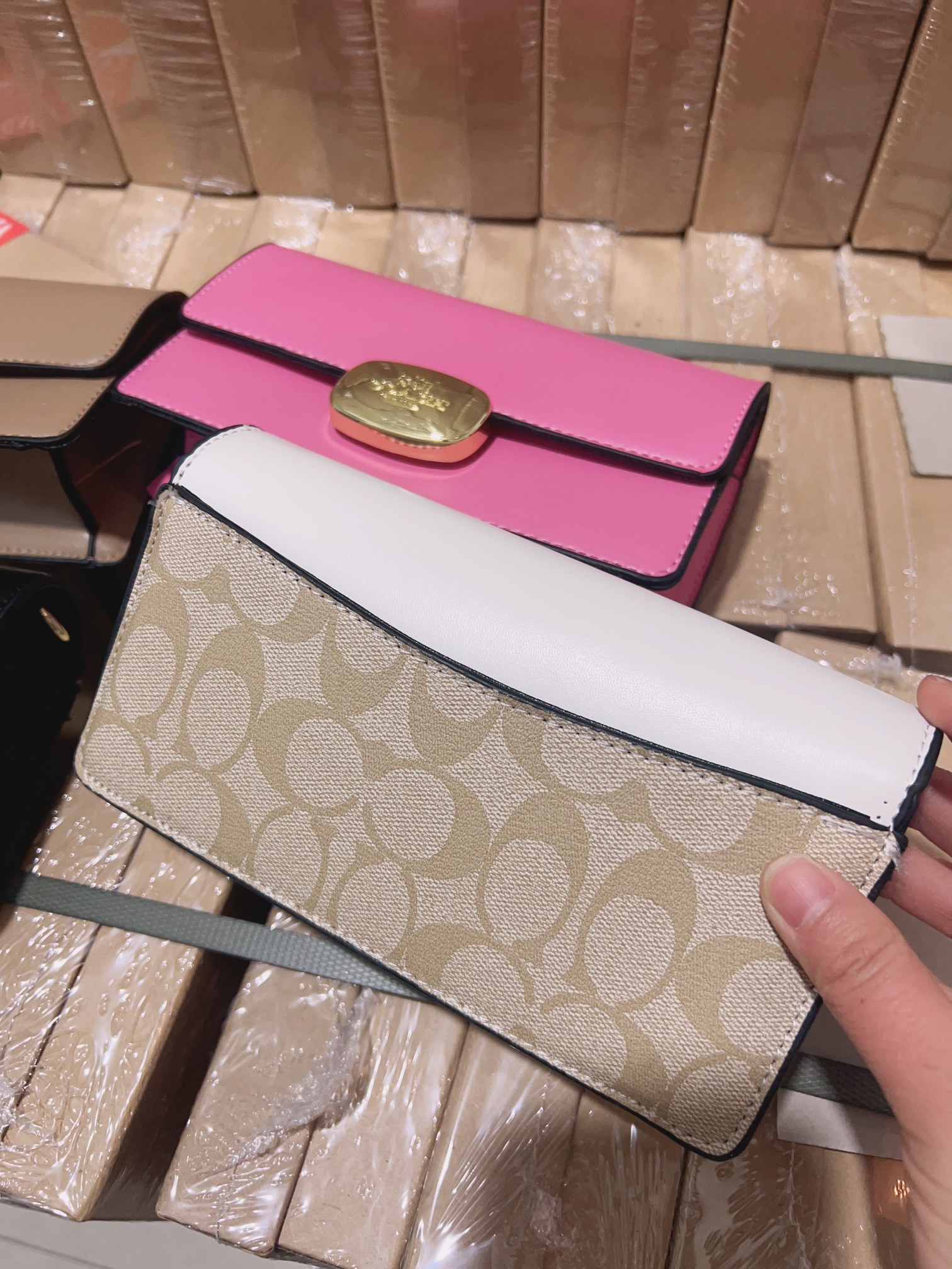 3702 Coach$33 gallery