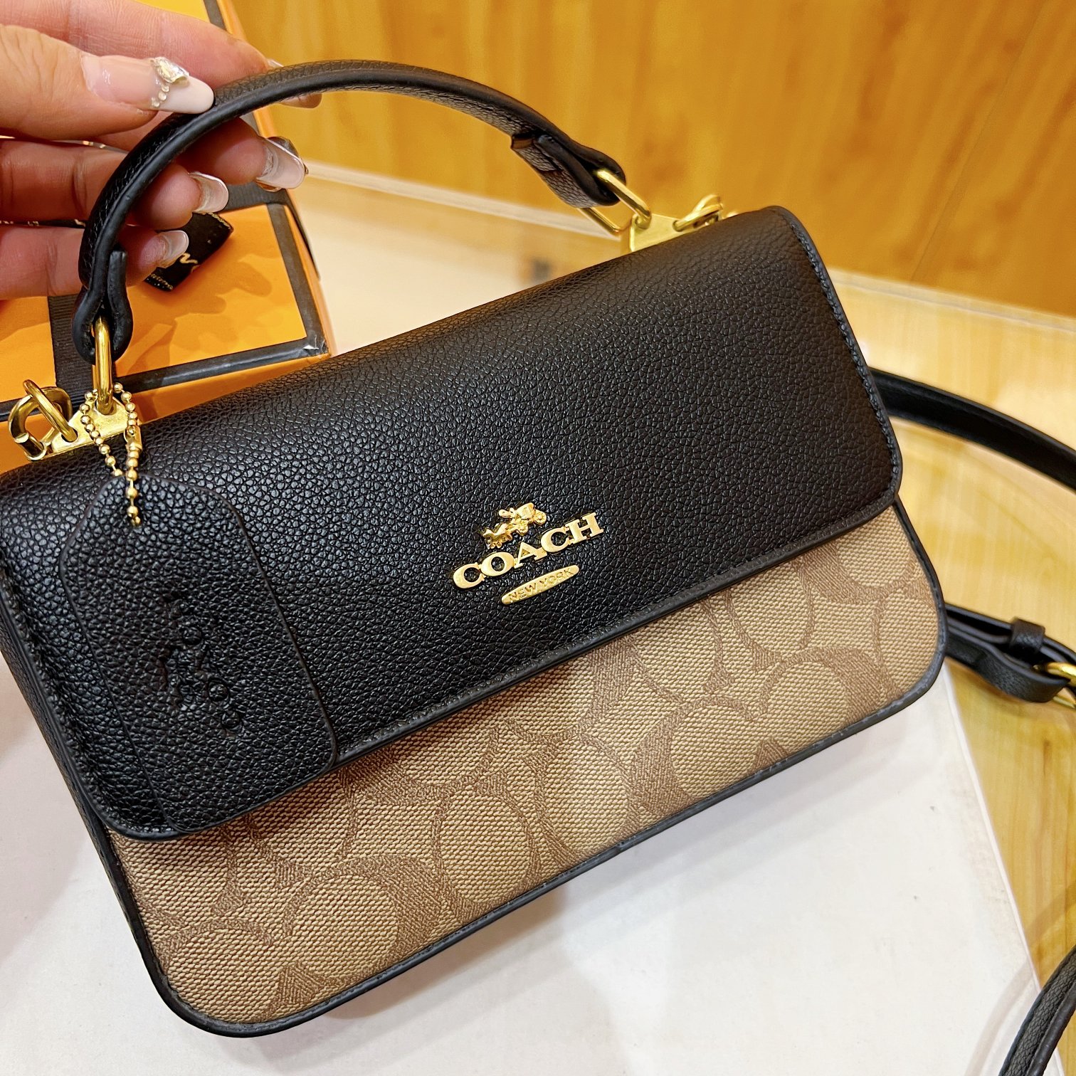 3709 Coach$44 gallery