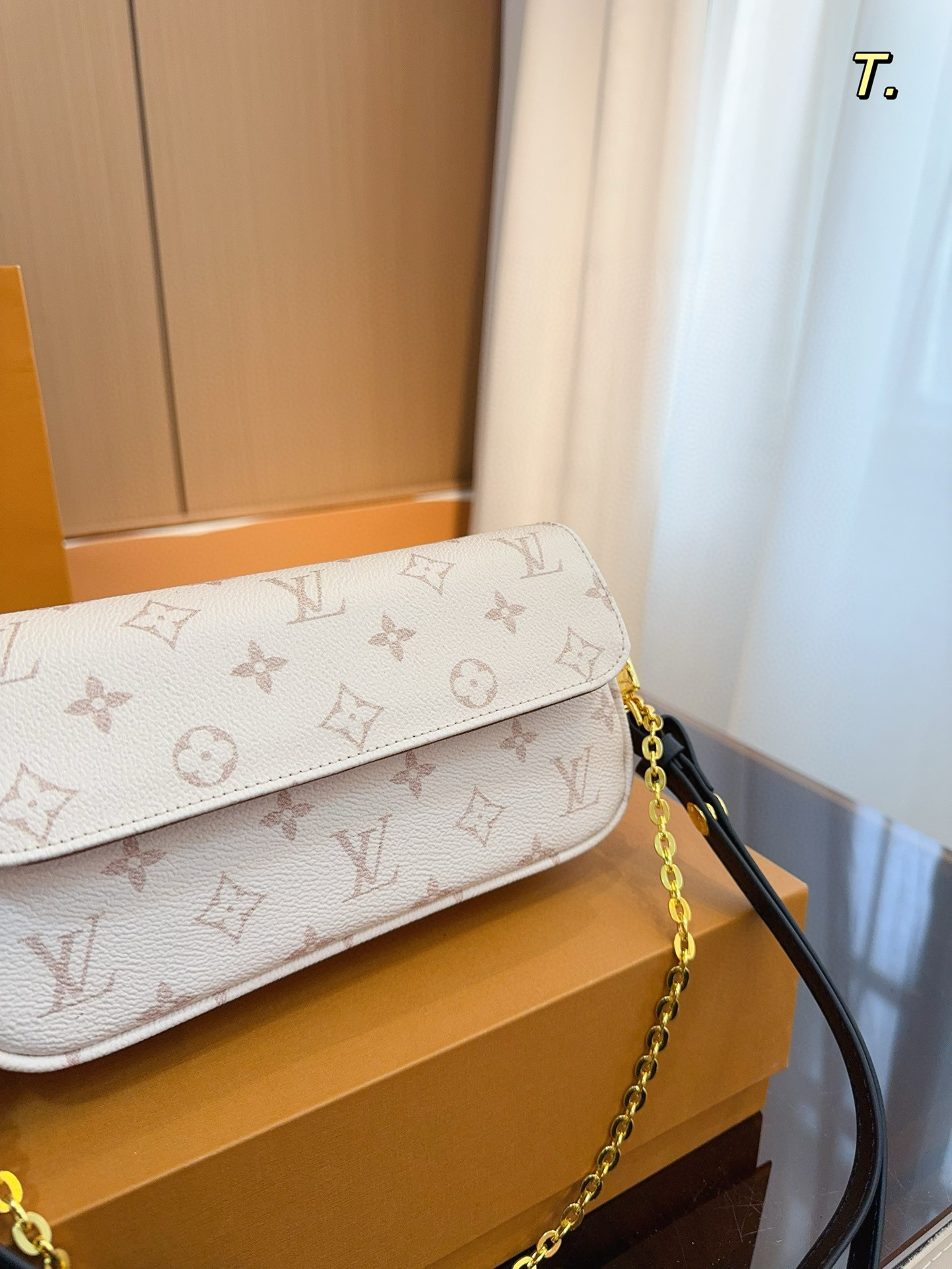 3732 LV New Product Ivy Underarm Bag $59 gallery