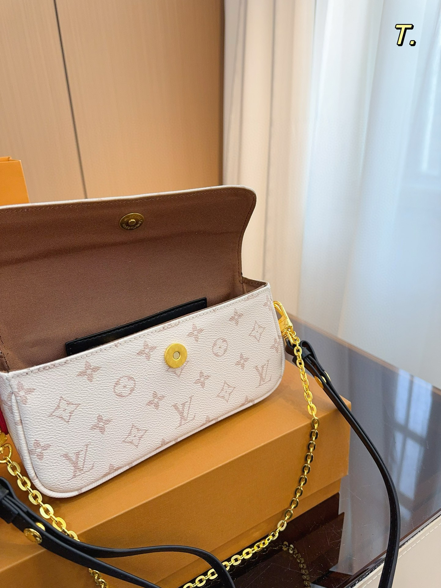 3732 LV New Product Ivy Underarm Bag $59 gallery