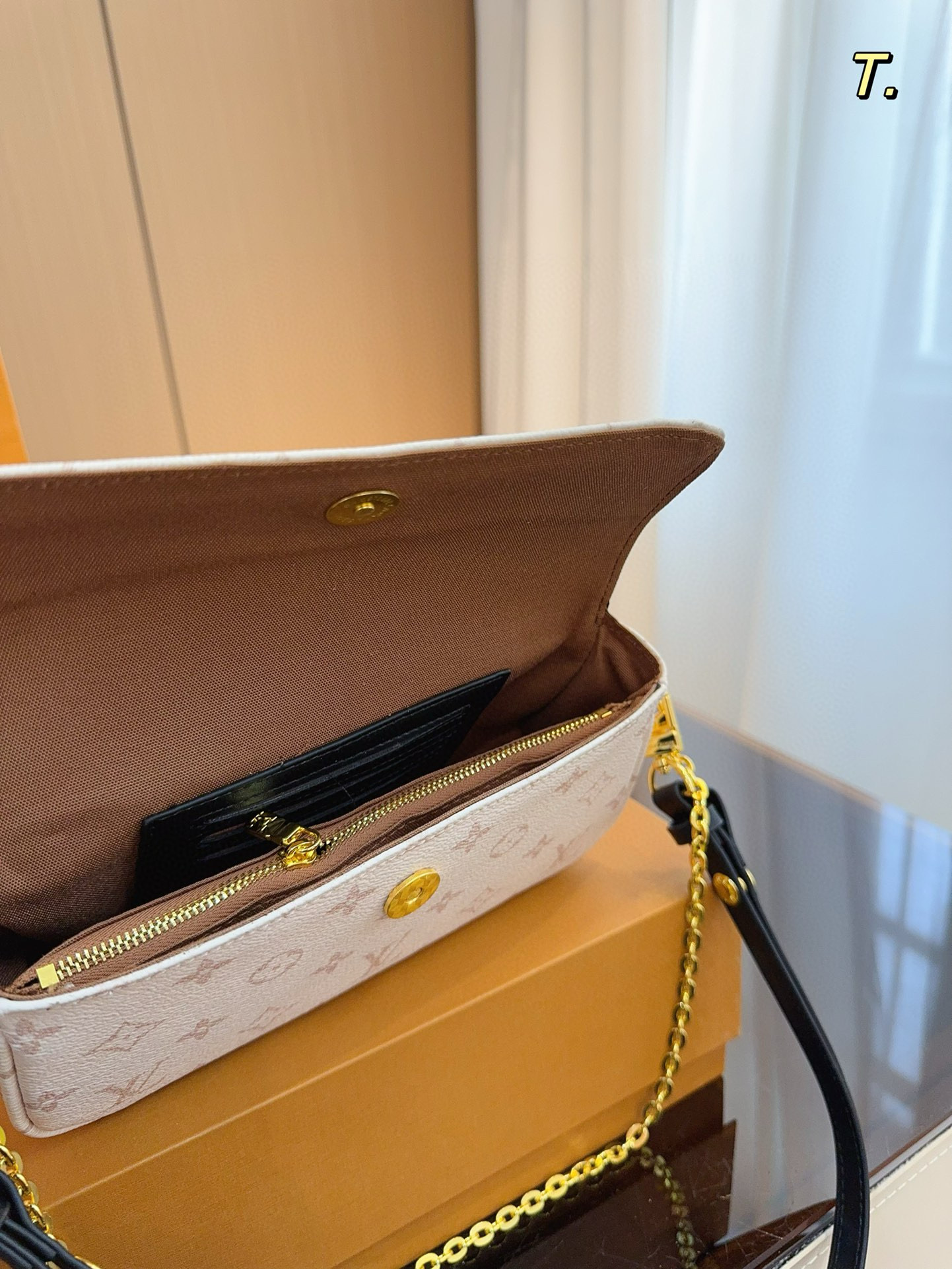 3732 LV New Product Ivy Underarm Bag $59 gallery