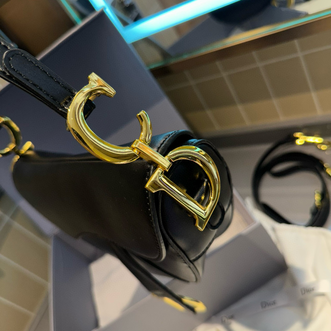 3735 Dior saddle bag s modeI $65 gallery
