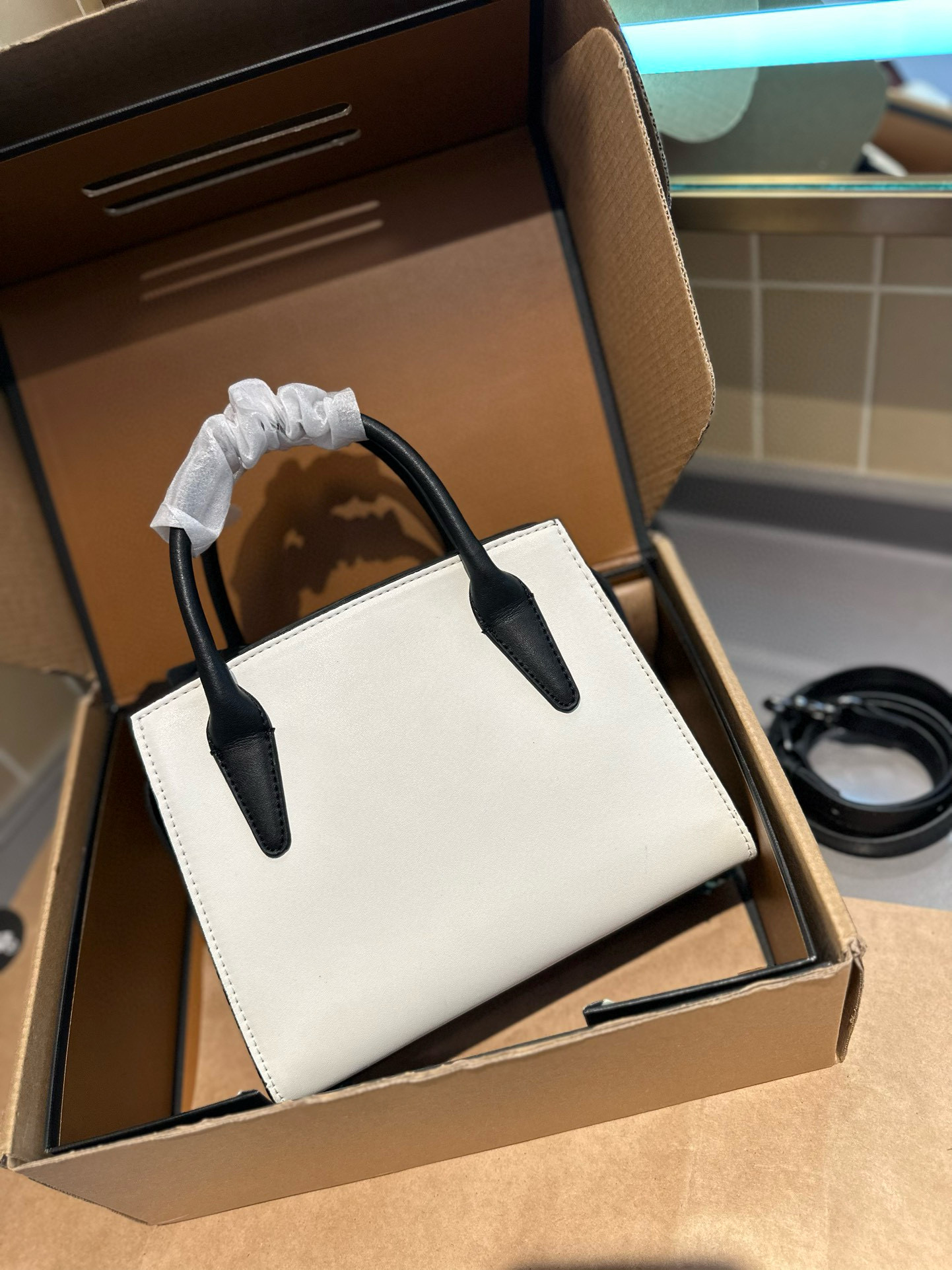 3736 COACH Andrea Bag $68 gallery