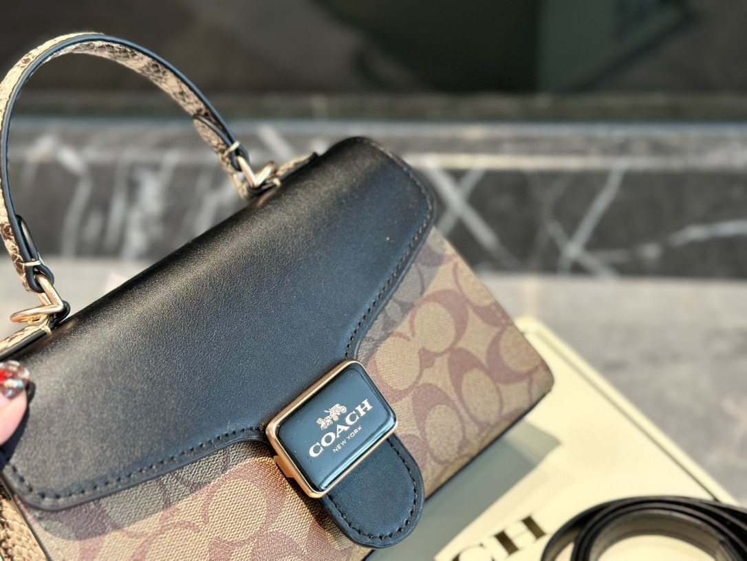 3739 Coach New $69 gallery