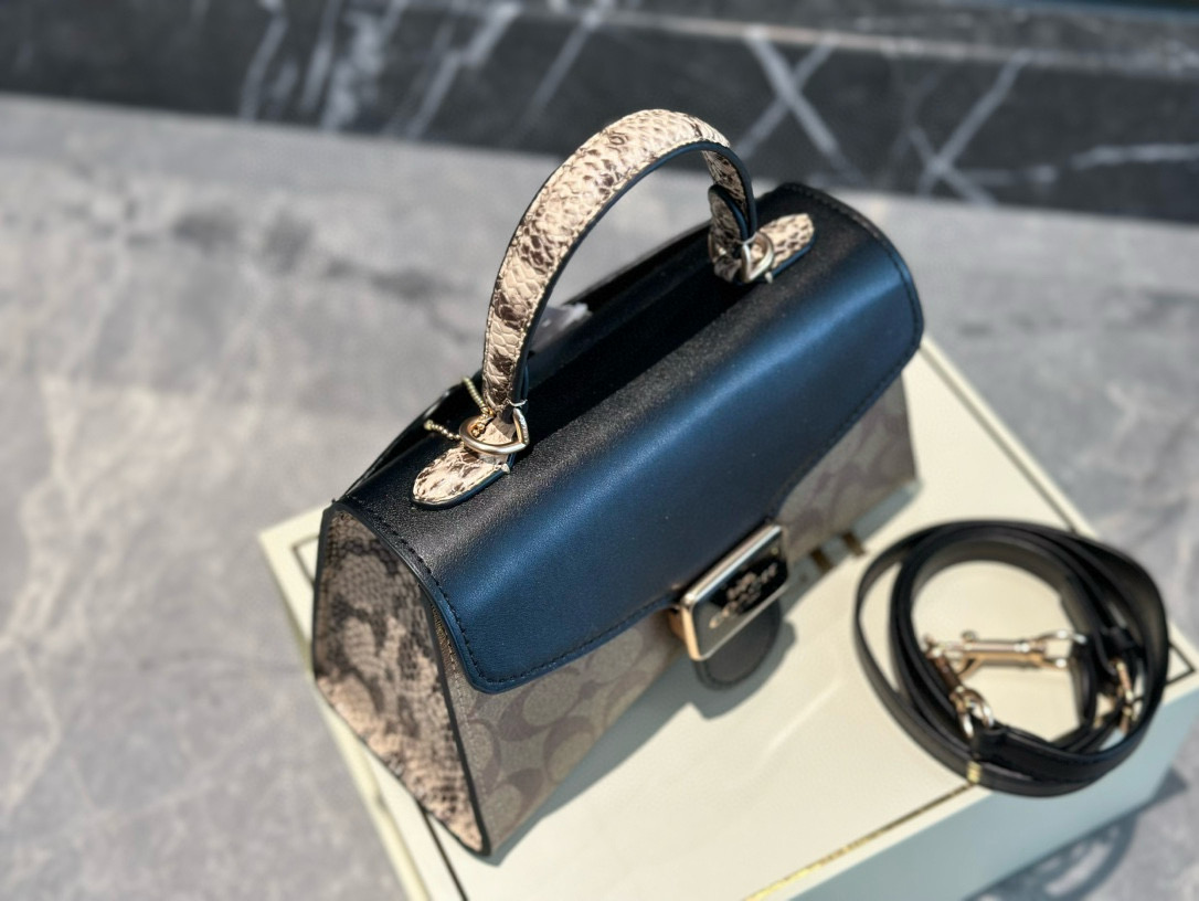 3739 Coach New $69 gallery