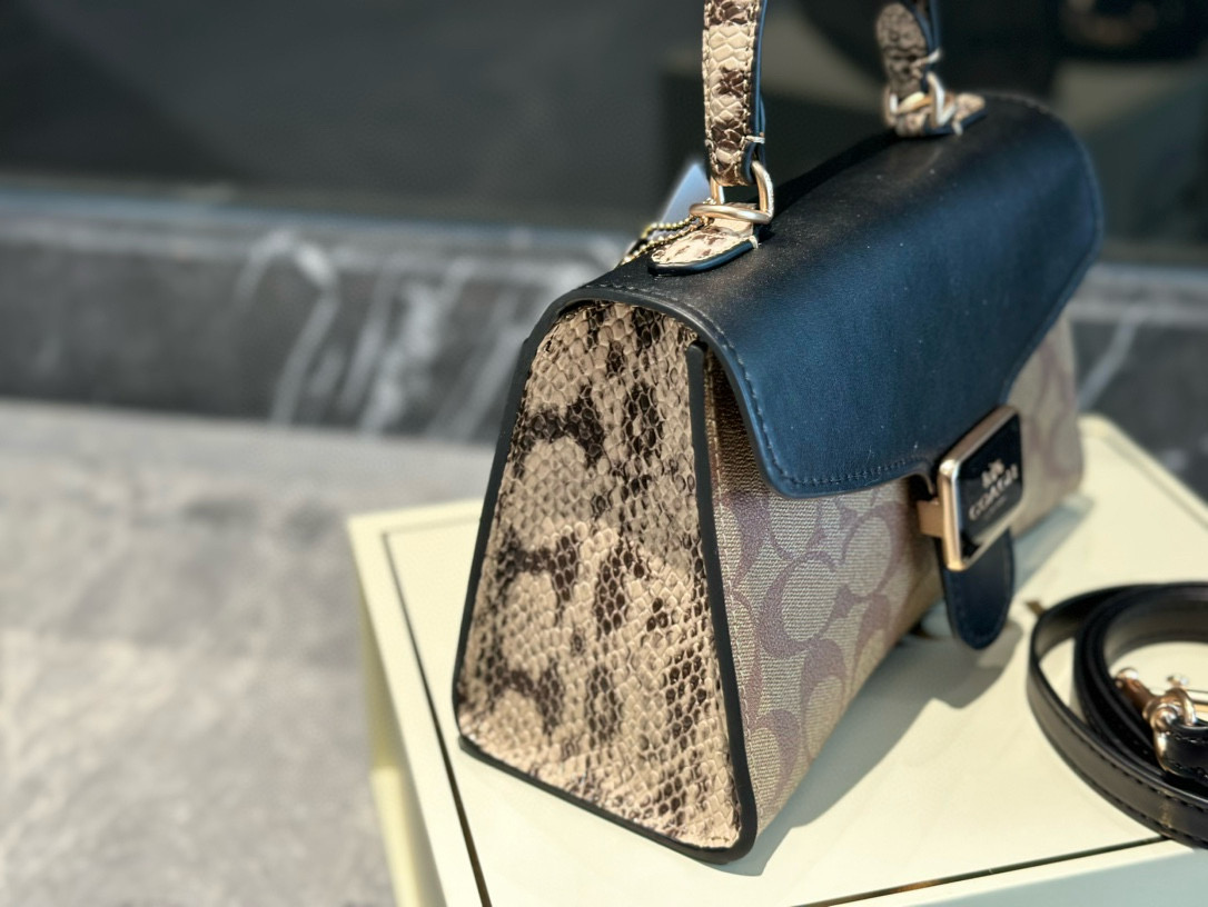 3739 Coach New $69 gallery