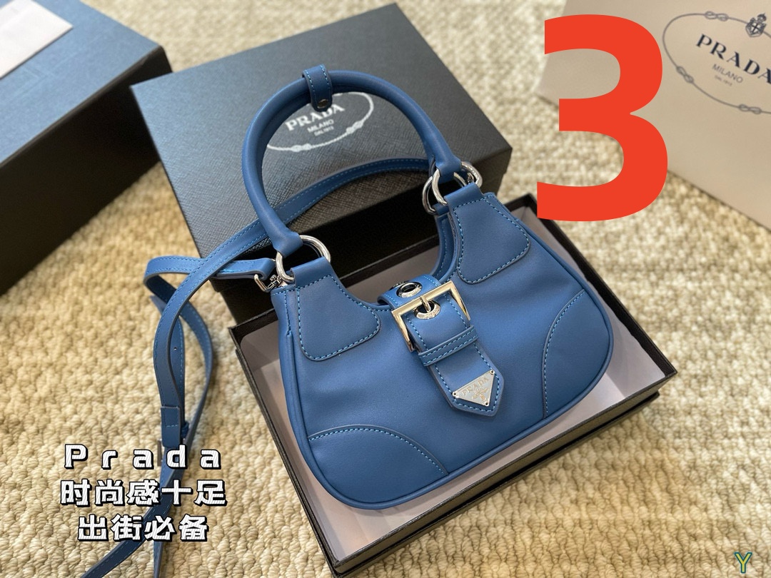 3746 Prada handbag $65 gallery