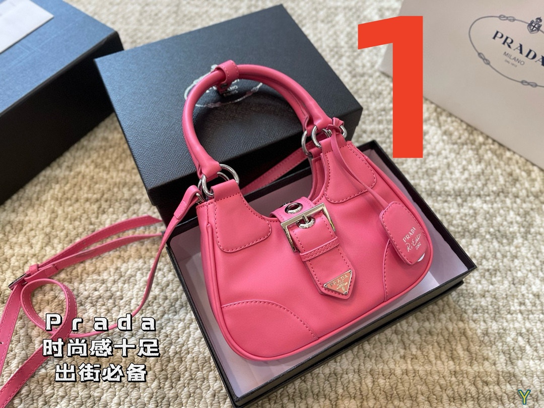 3746 Prada handbag $65 gallery