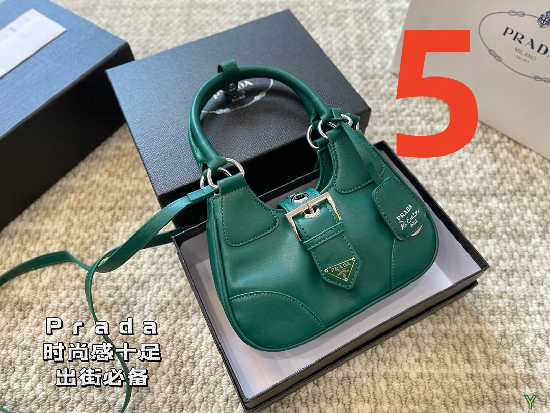 3746 Prada handbag $65 gallery