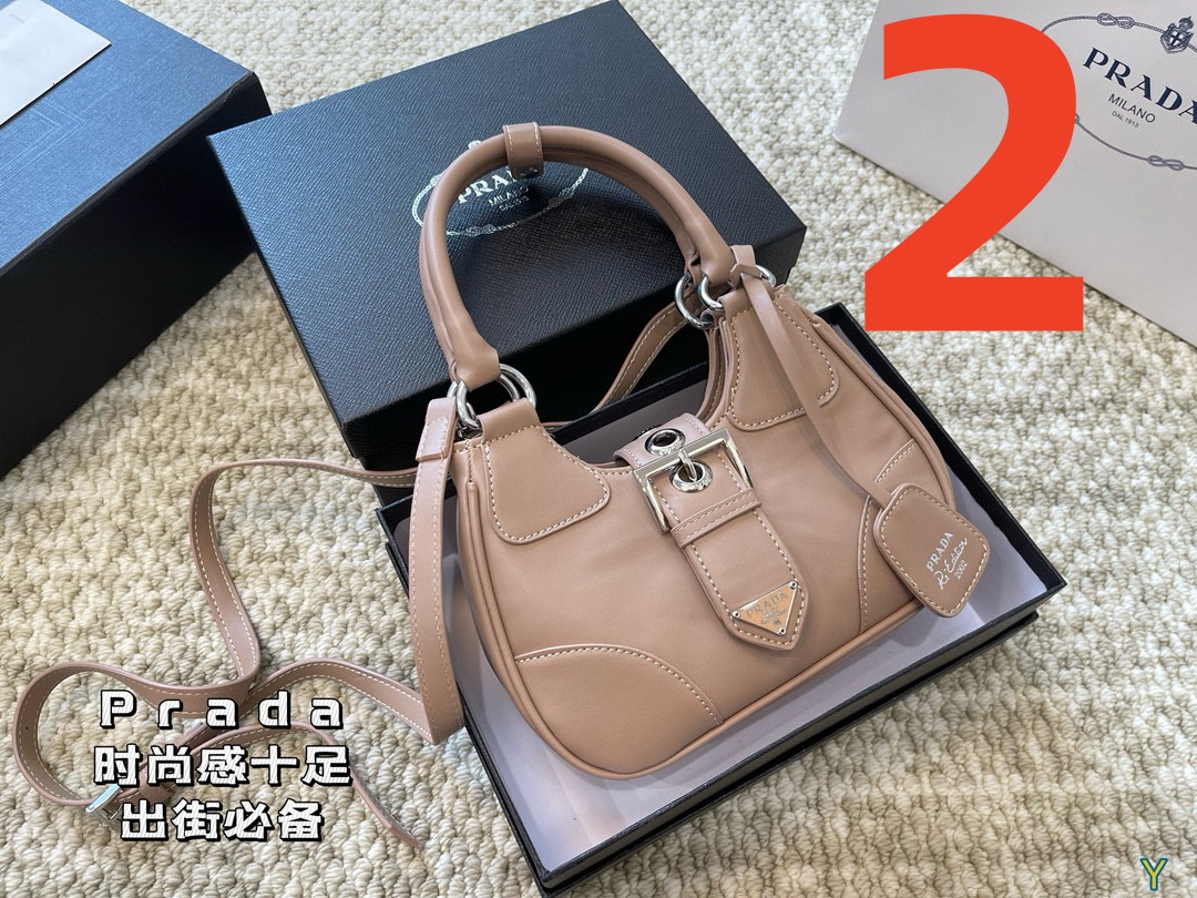 3746 Prada handbag $65 gallery
