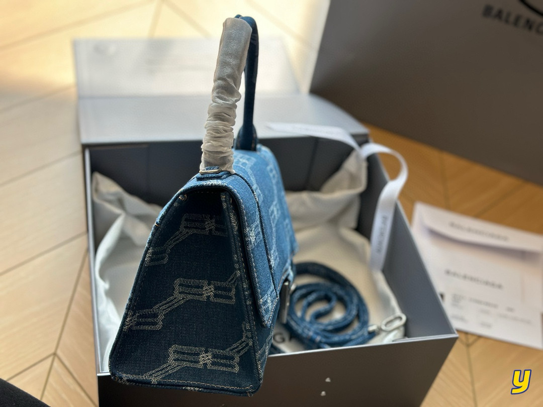 3753 Balenciaga $72 gallery