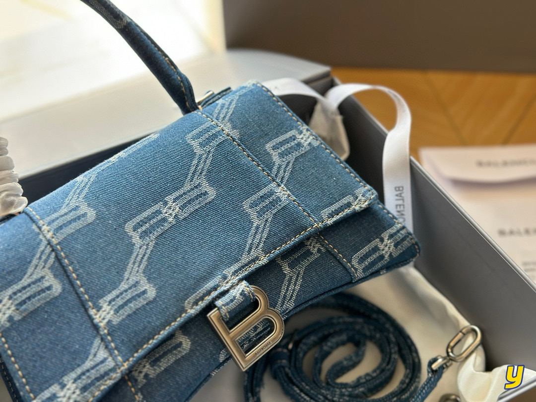 3753 Balenciaga $72 gallery