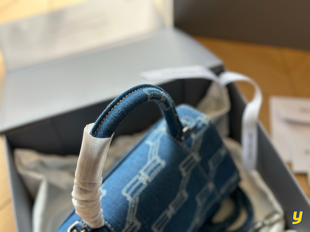 3753 Balenciaga $72 gallery