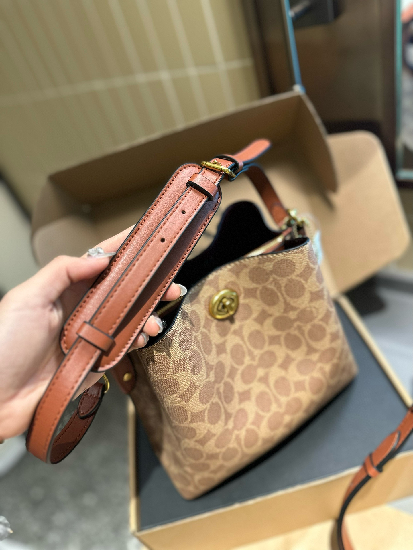 3754 COACH New $77 gallery