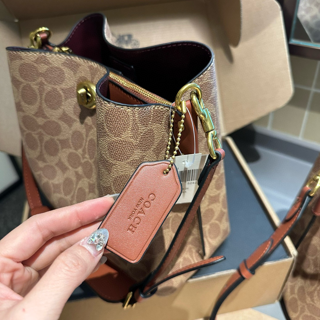 3754 COACH New $77 gallery