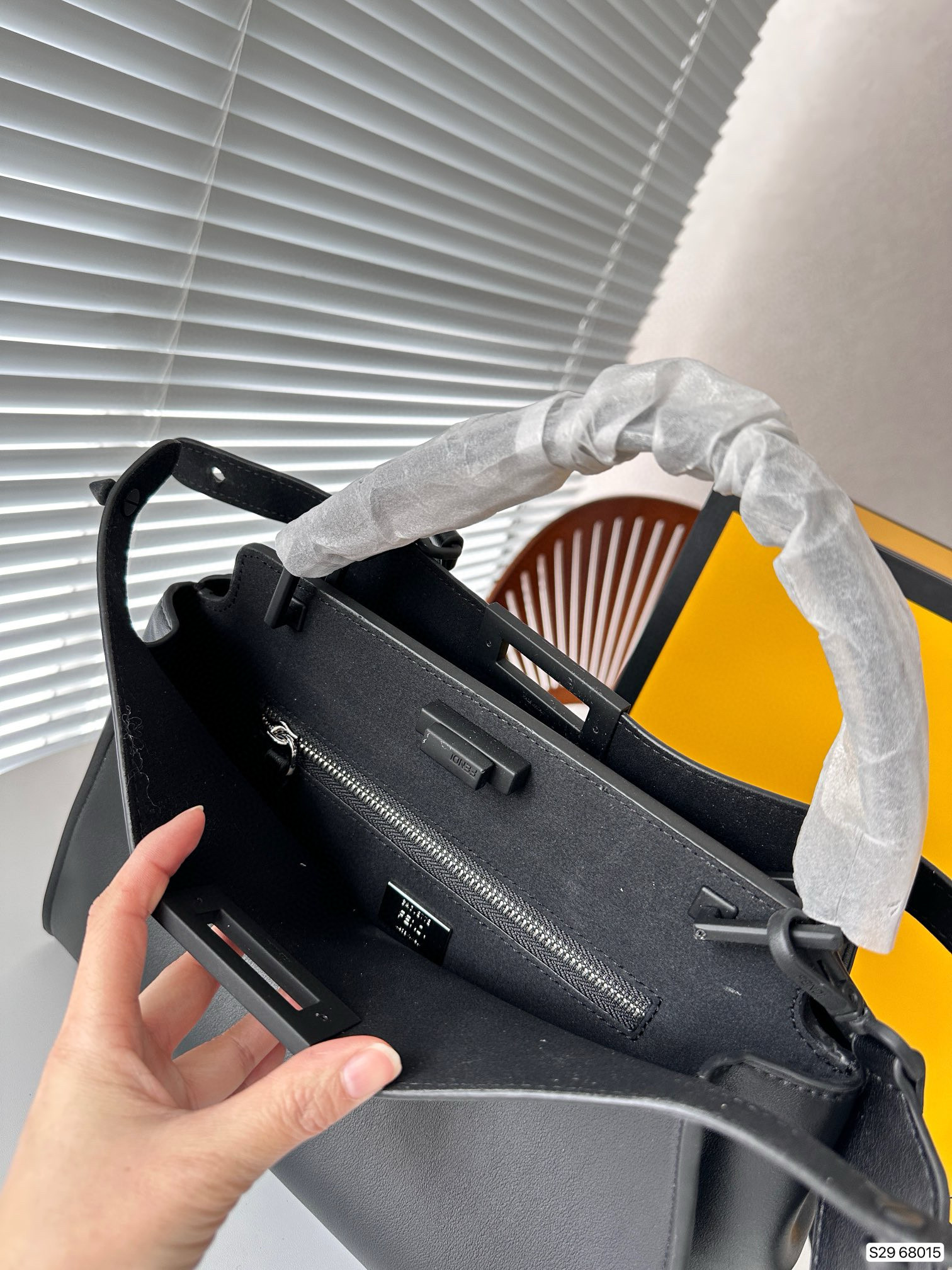 3755 Fendi Peekaboo kitten bag $85 gallery