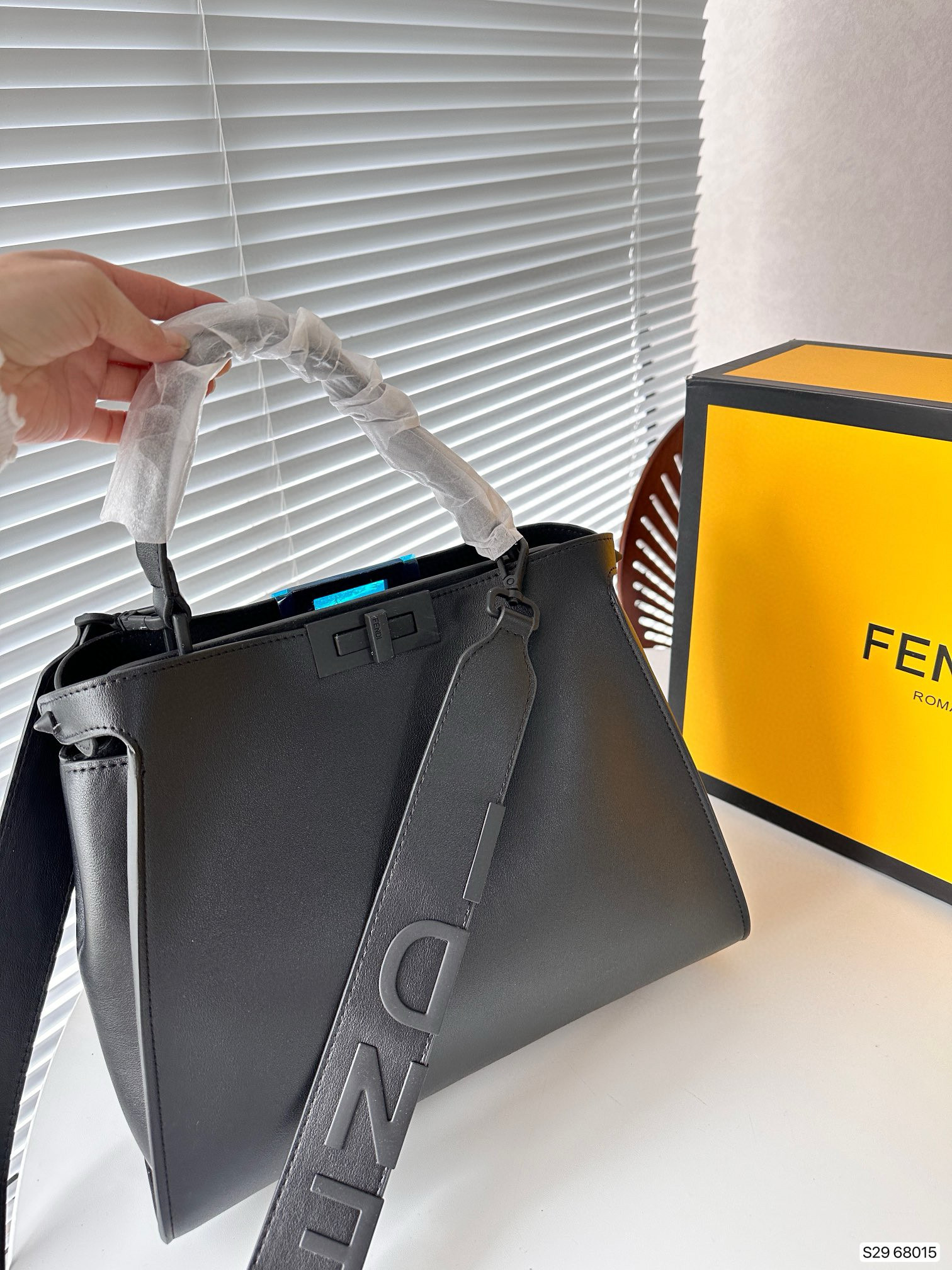 3755 Fendi Peekaboo kitten bag $85 gallery