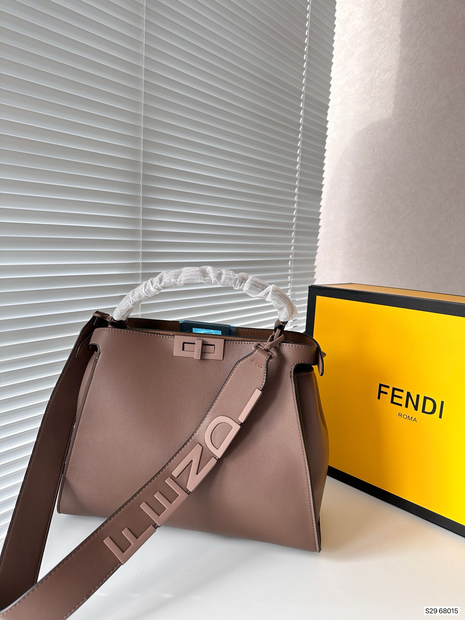 3755 Fendi Peekaboo kitten bag $85 gallery