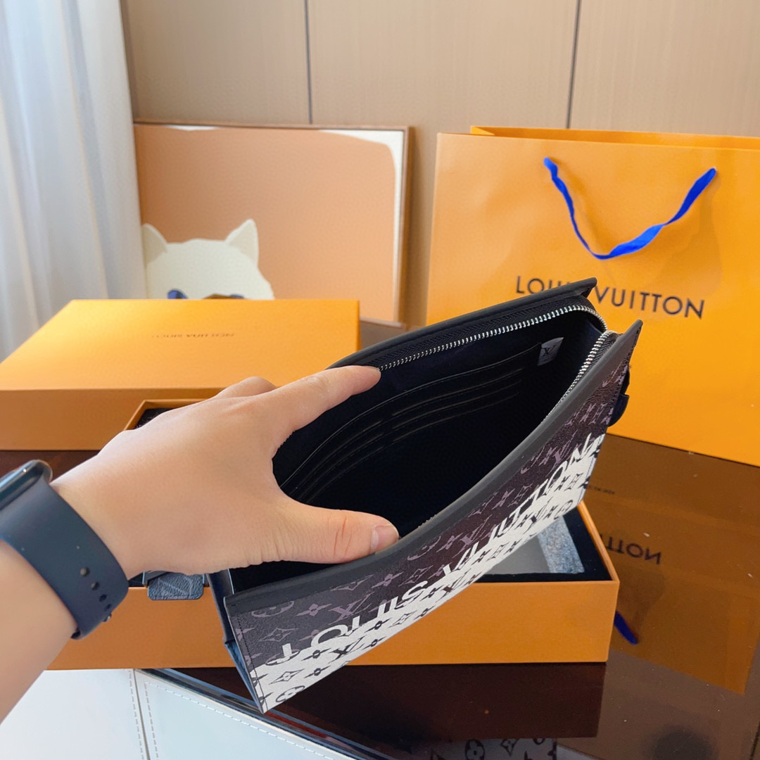3760 LV Exquisite Gift Box Packaging$77 gallery