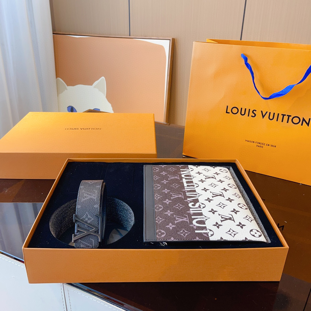 3760 LV Exquisite Gift Box Packaging$77 gallery