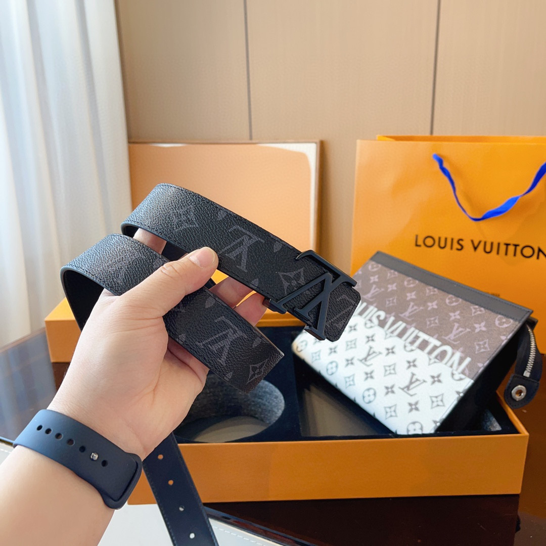 3760 LV Exquisite Gift Box Packaging$77 gallery
