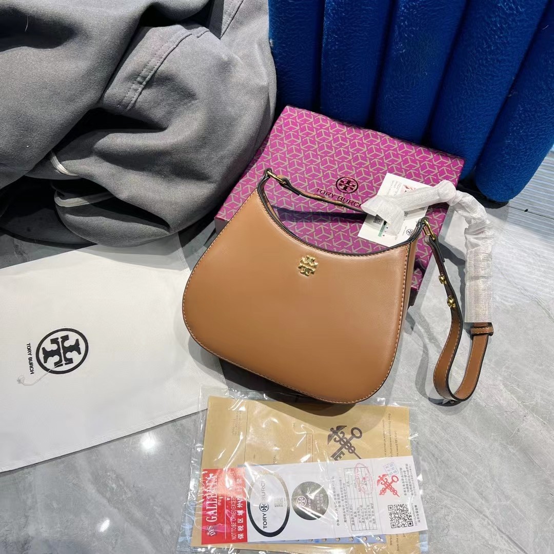 3801 Tory Burch$30 gallery