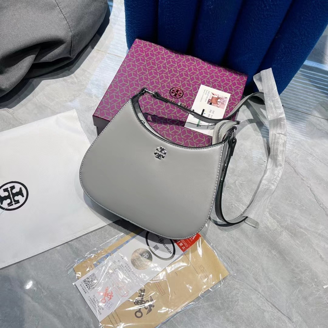 3801 Tory Burch$30 gallery