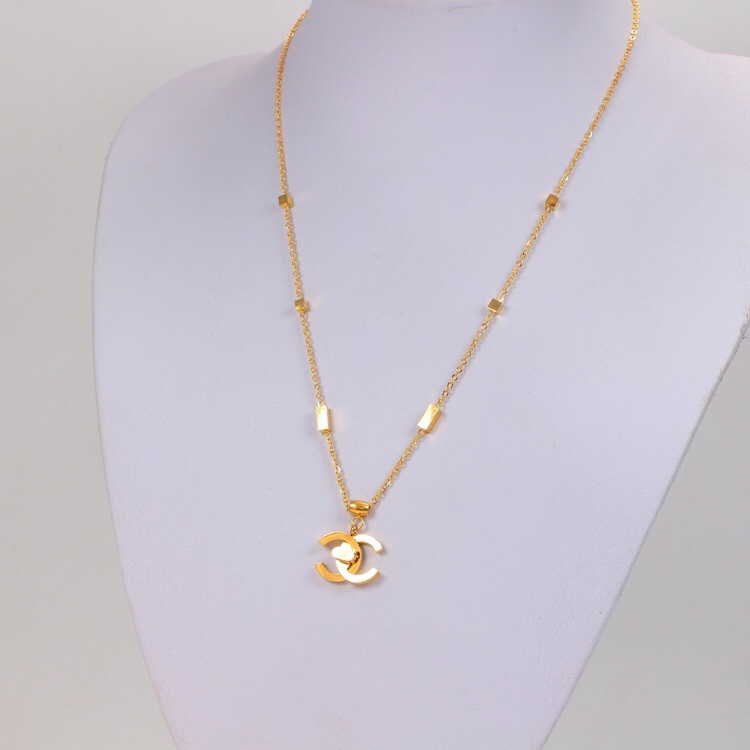 3861 $23 Chanel necklace gallery