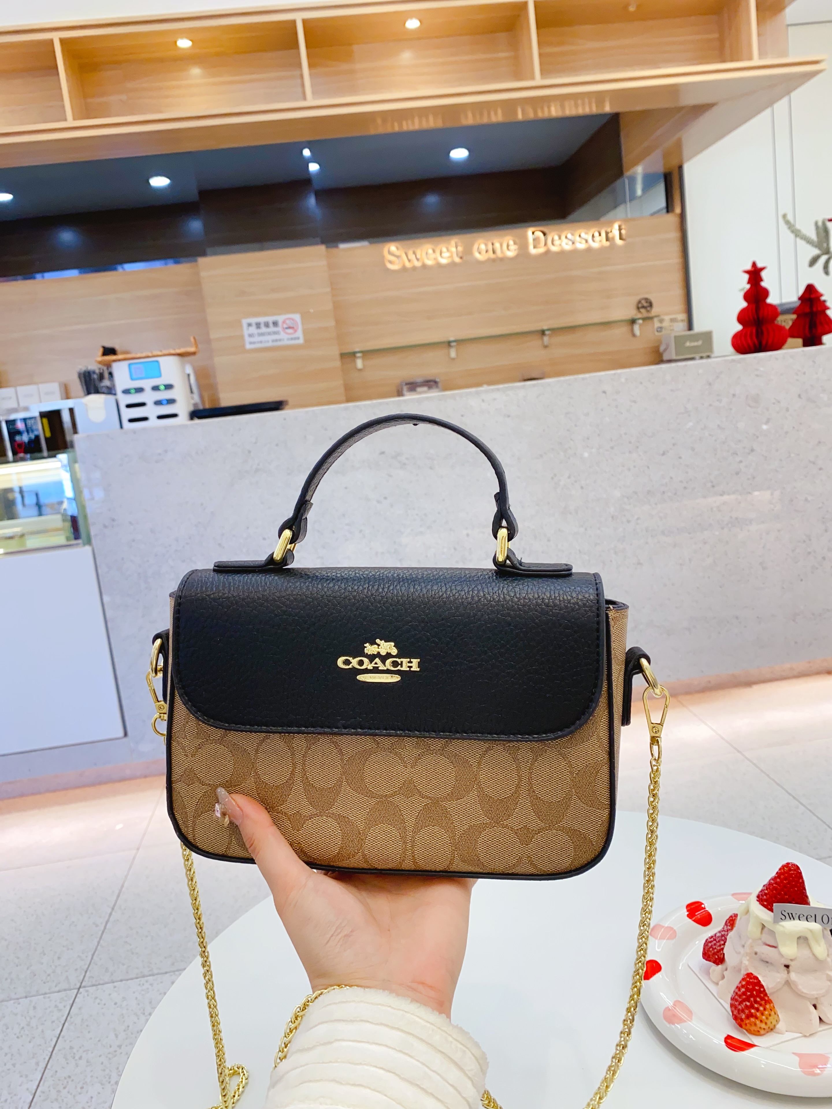 3911  Coach$36 gallery