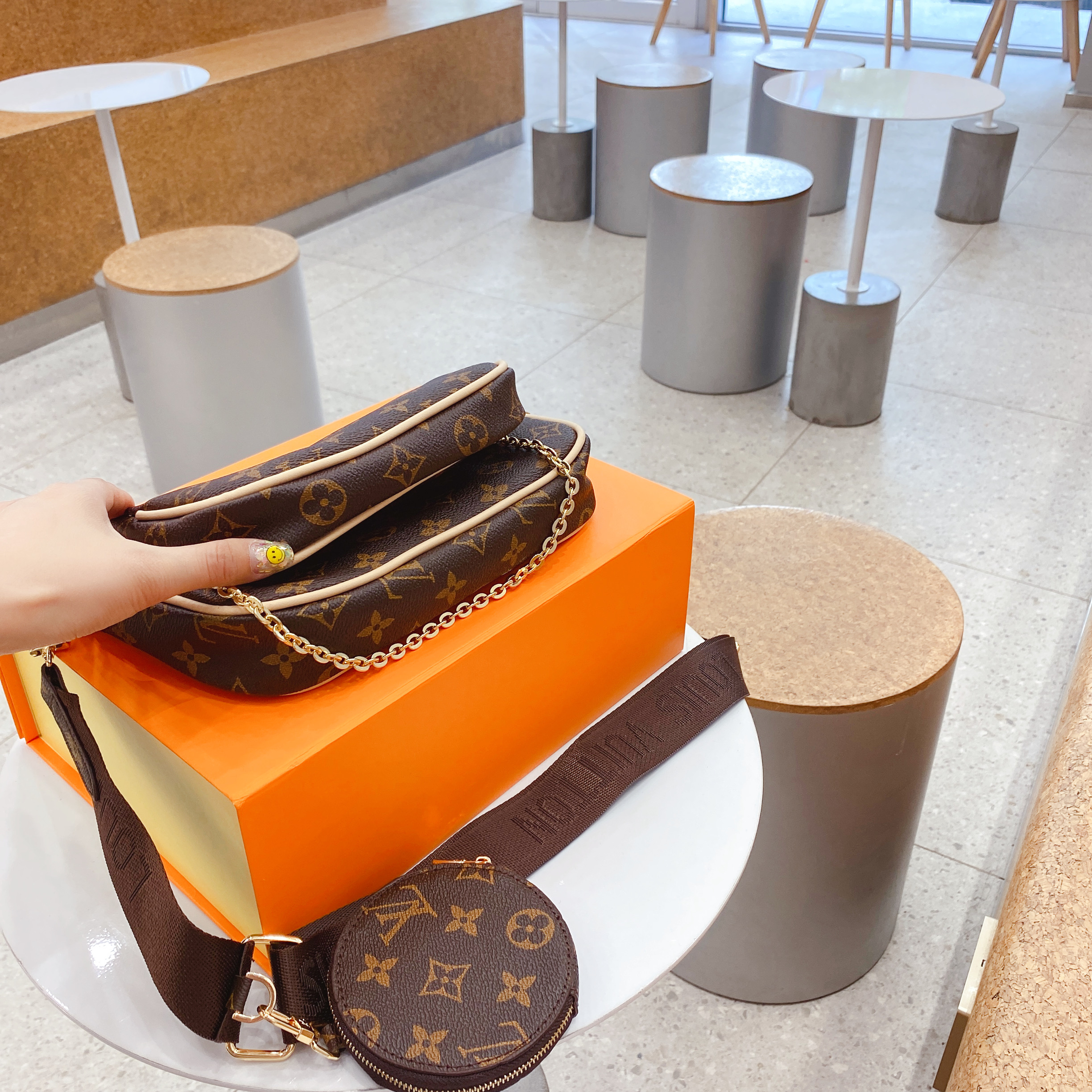 3914 LV$35 gallery