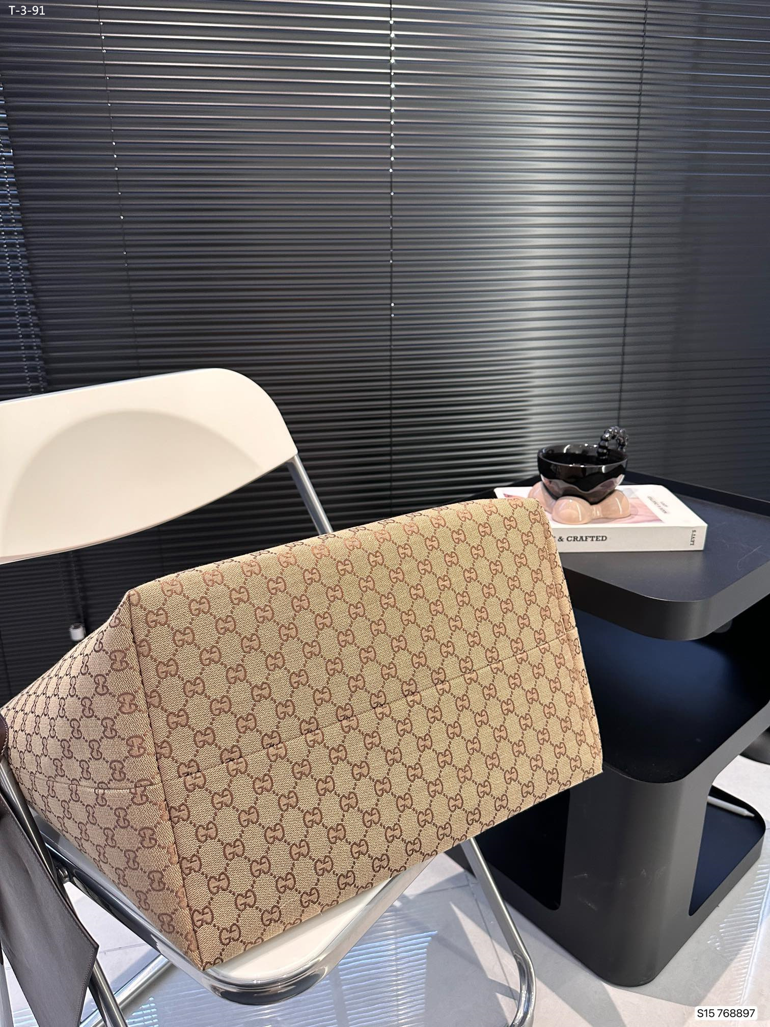 3952 Gucci$65 gallery
