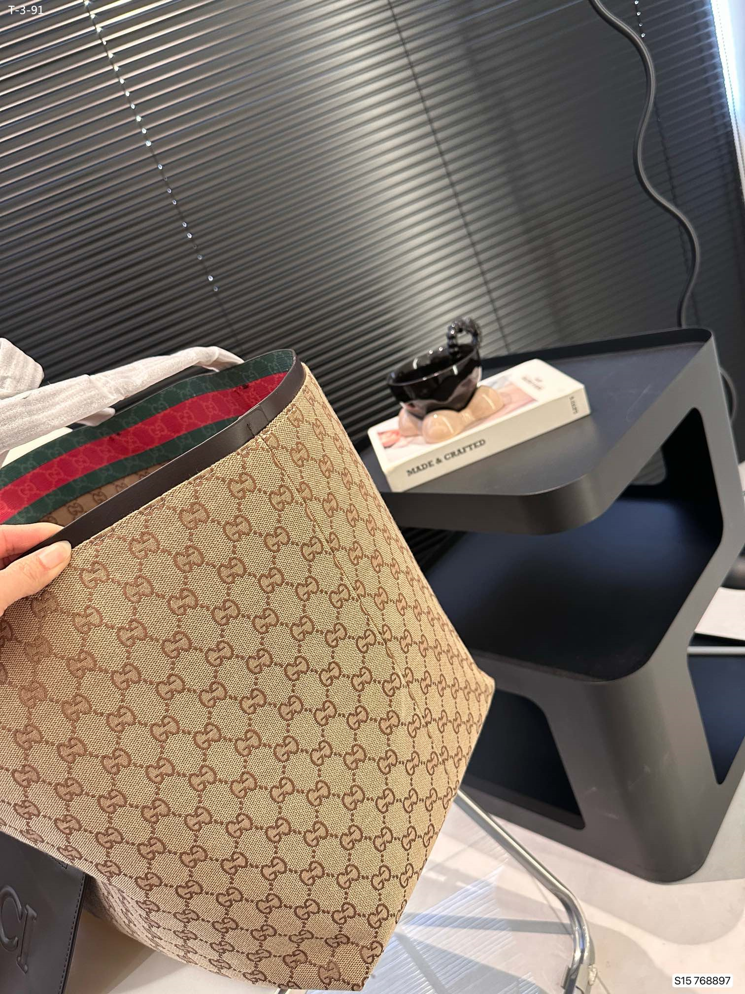 3952 Gucci$65 gallery