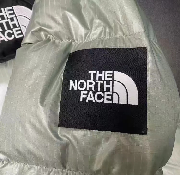 51551 The North Face$118 gallery