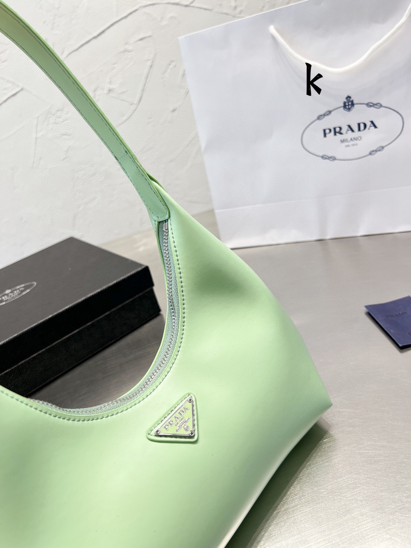 65$prada  code:6255 gallery