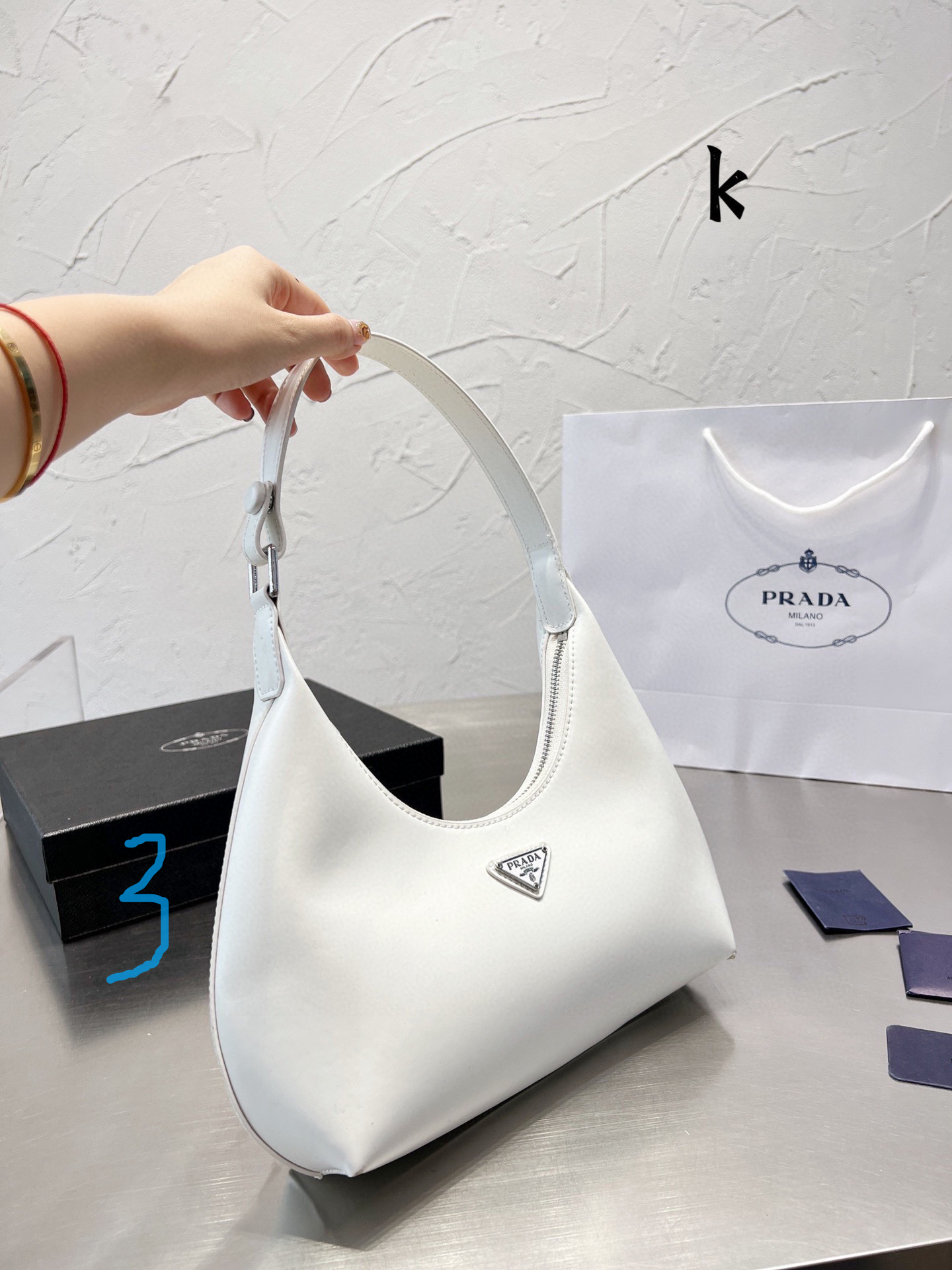 65$prada  code:6255 gallery